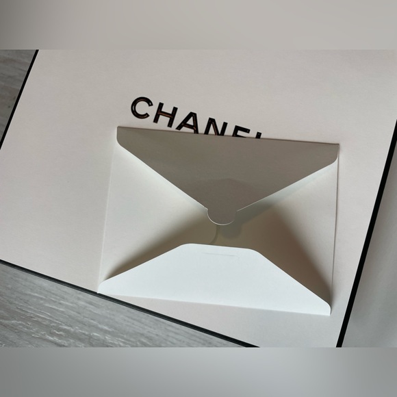 Chanel gift box - Picture 8 of 11